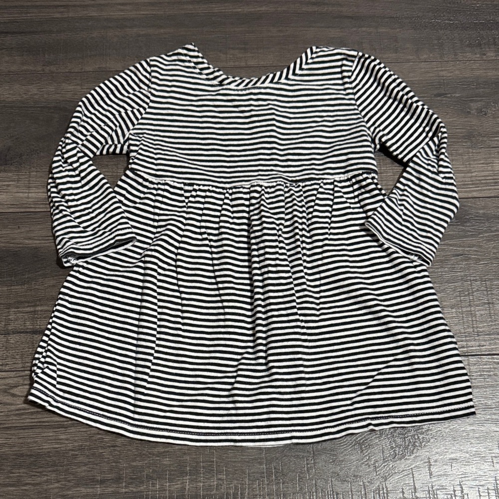 Old Navy Elegant Black and White Striped Tunic dress